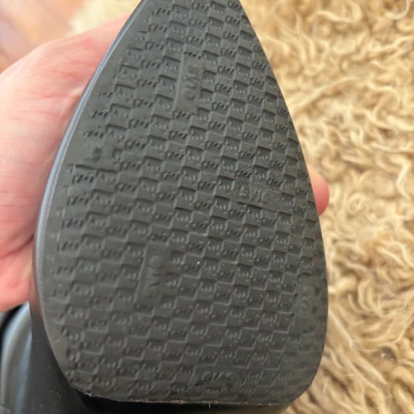 SAINT LAURENT - LEATHER OVER THE KNEE BOOT - Picture 9 of 11